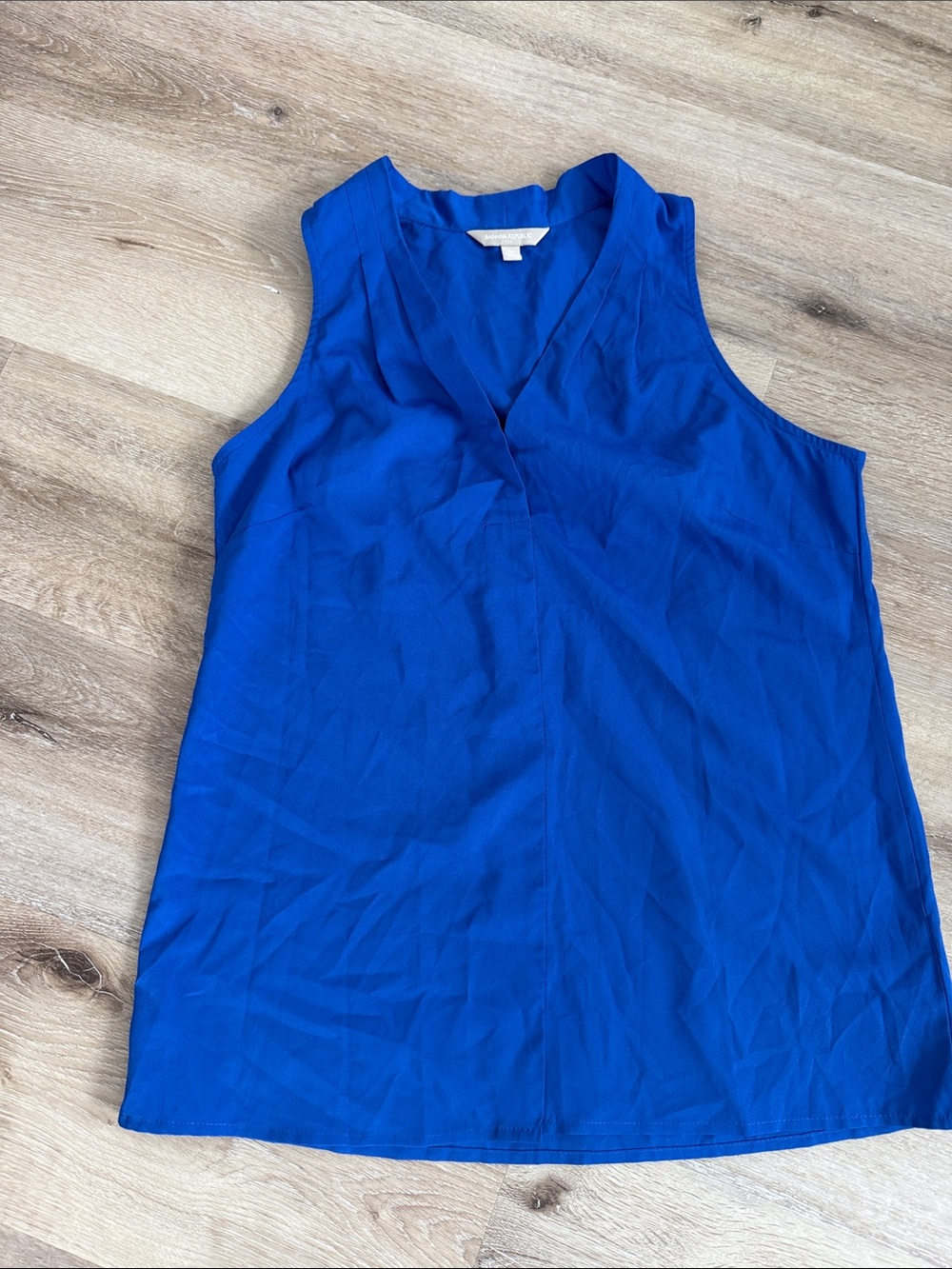 Banana Republic Sleeveless V-Neck Camisole in Royal Blue